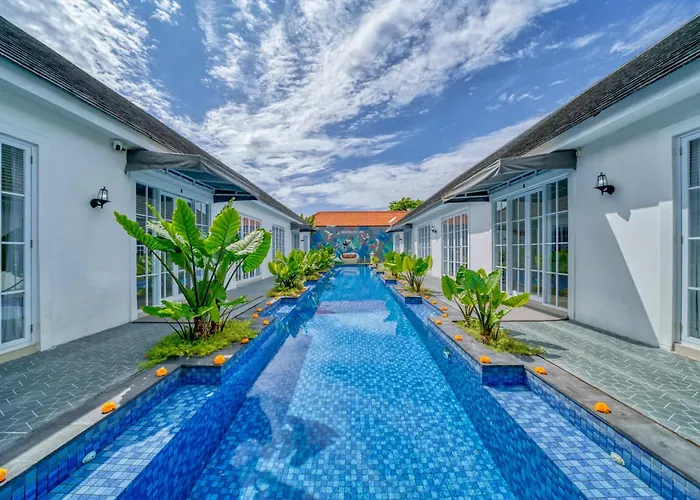 2 Bed Modern With Big Pool *