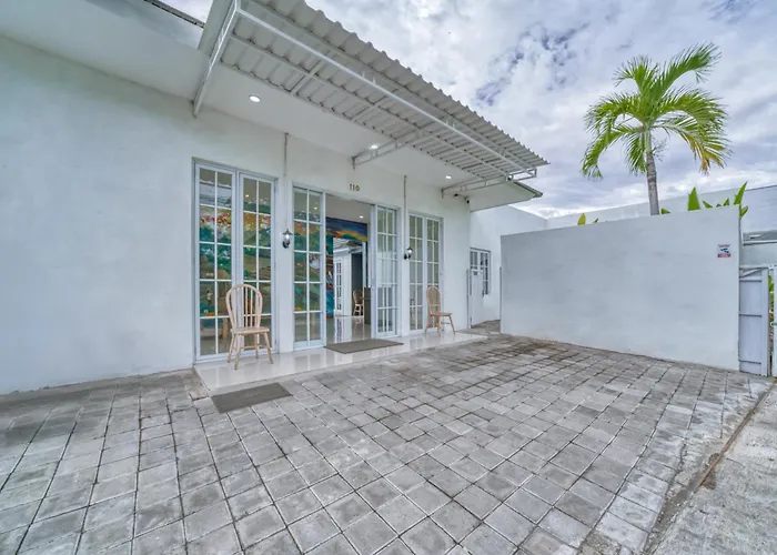 2 Bed Modern With Big Pool サヌール